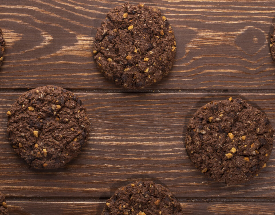 biscotti-vegani-integrali-cioccolato-e-farina-di-ceci-senza-glutine-presentazione